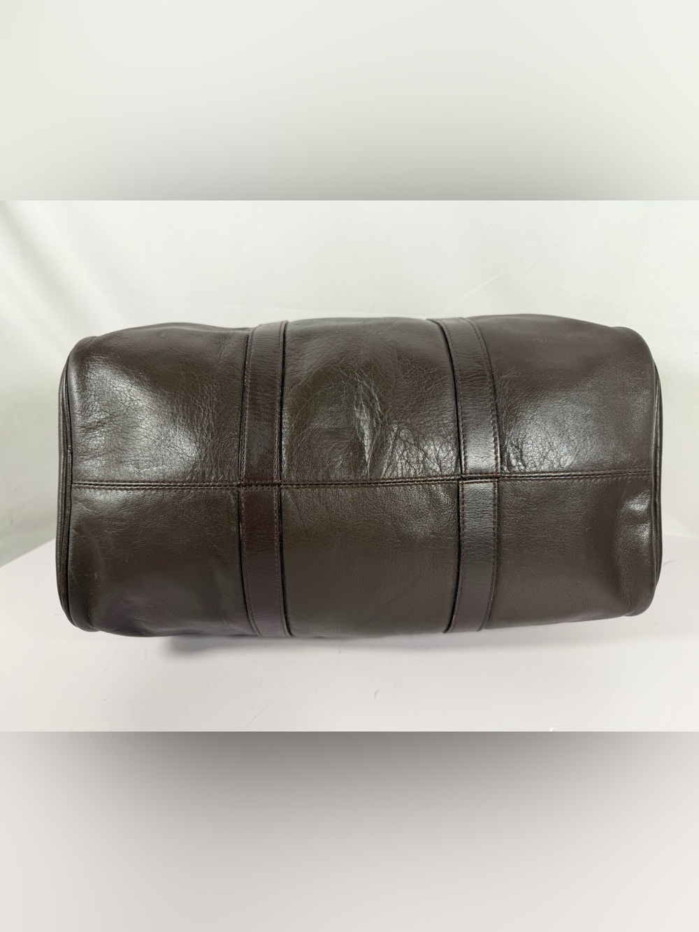 3061: Vintage Longchamp Brown Leather Boston Duffle Travel Bag - Picture 5 of 13